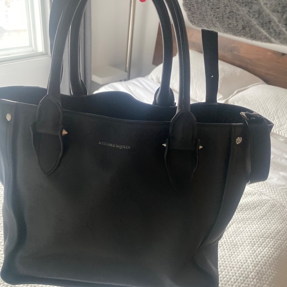 Alexander McQueen - Picture 3 of 5